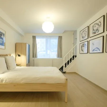 Nice 3 Bedrooms Duplex Between Kanal & Tour & Taxis *