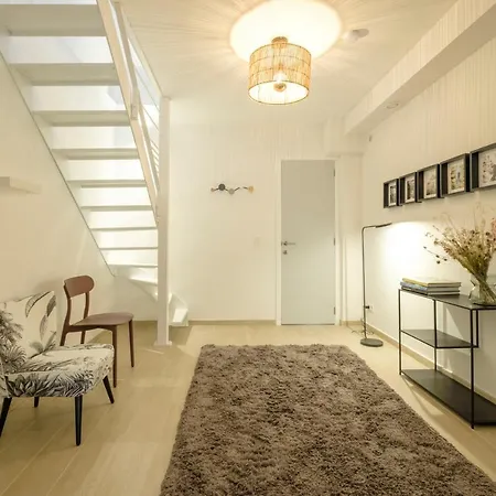 Nice 3 Bedrooms Duplex Between Kanal & Tour & Taxis بروكسل