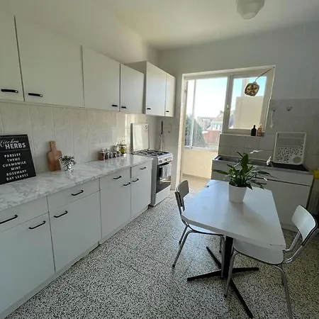 Apartamento Dans Un Beau Quartier A Anderlecht *