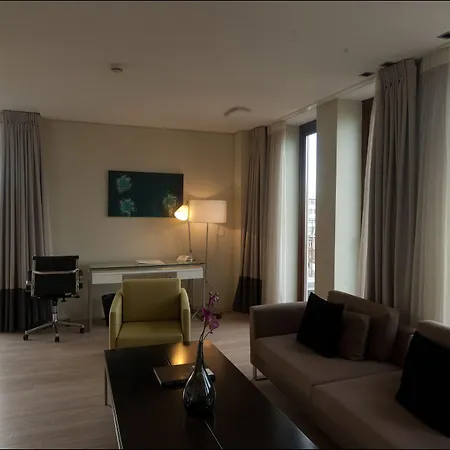 B-aparthotel Grand Place Aparthotel 4*