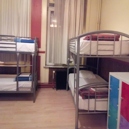 Hostel Louise *