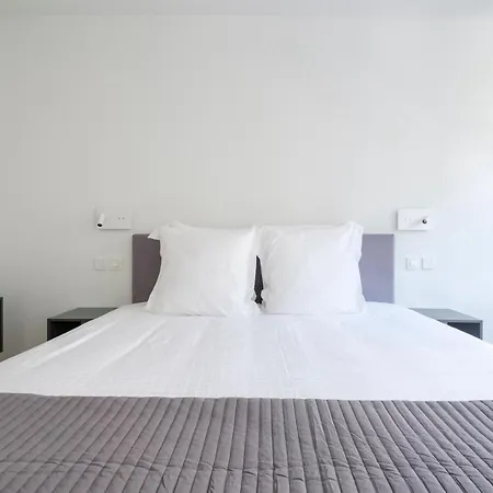 1 Bedroom With Balcony Avenue Louise * Bruxelles