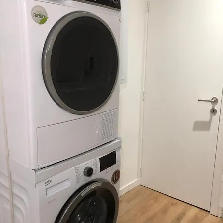 Great 3 Bedrooms/ 3 Bathrooms In The Heart Of Eu Area * Brüsszel