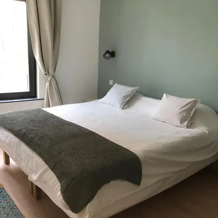 Great 3 Bedrooms/ 3 Bathrooms In The Heart Of Eu Area Apartman *