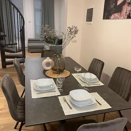 Apartman Exclusive Two-level With Private Terrace On The Canal Brüsszel