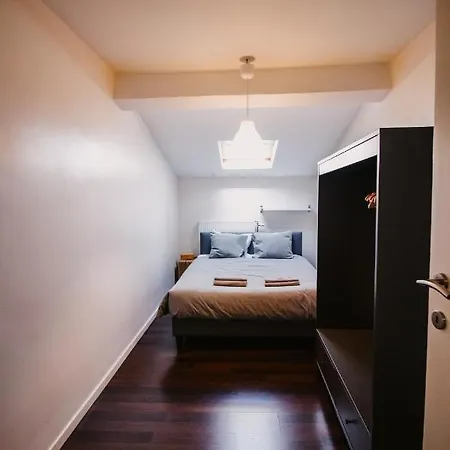 Beautiful In Porte De Namur מלון דירות בריסל