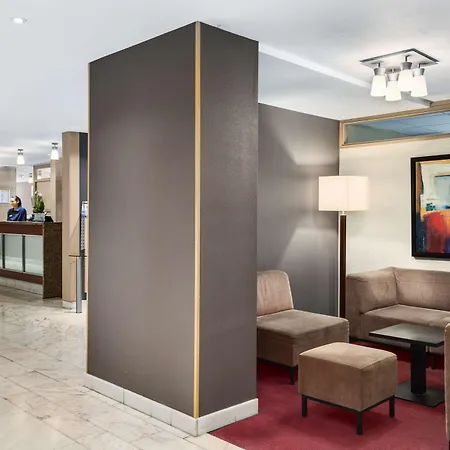 Nh Louise Hotel