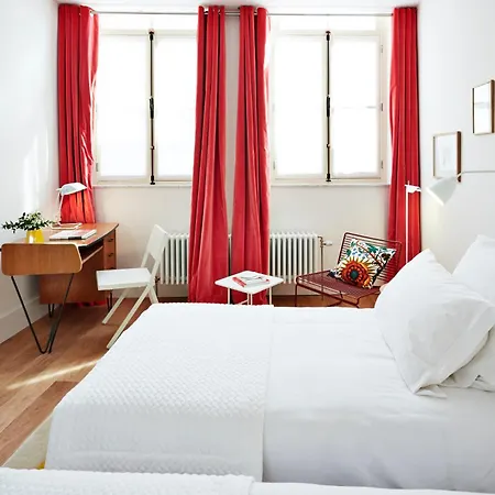 Des Galeries Hotel 4*