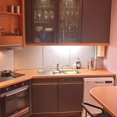 Lovely 2 Bedroom Penthouse With Terrace Brüsszel