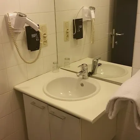 Aryan Aparthotel