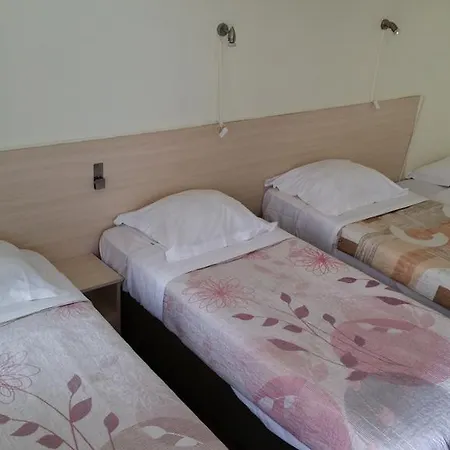 Aryan Aparthotel 2*