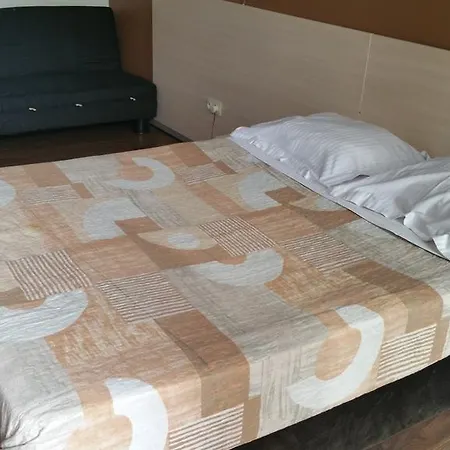 Aryan Aparthotel