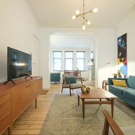 Superb 1 Bedroom With Garden At Chatelain