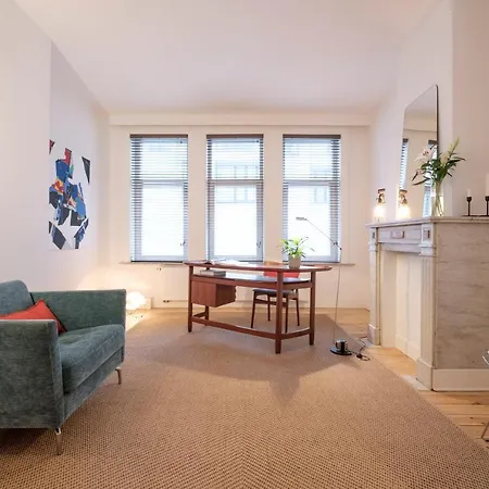Superb 1 Bedroom With Garden At Chatelain