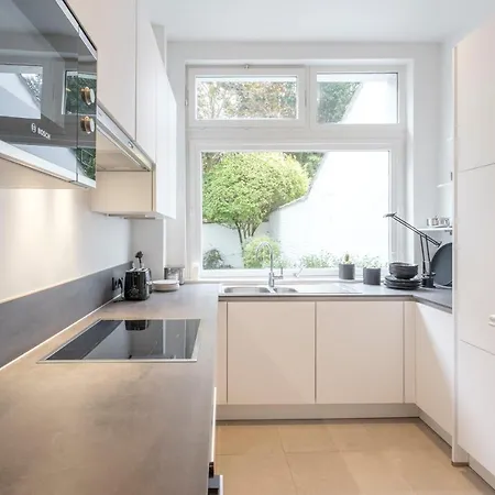 Superb 1 Bedroom With Garden At Chatelain * Βρυξέλλες