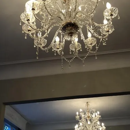 Le Palace De La Marquise *