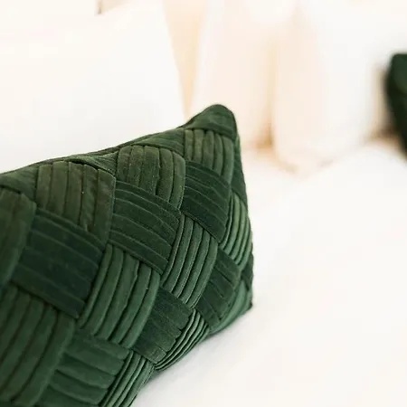 Luxury 3 Bedrooms Townhouse In Perfect Location 아파트