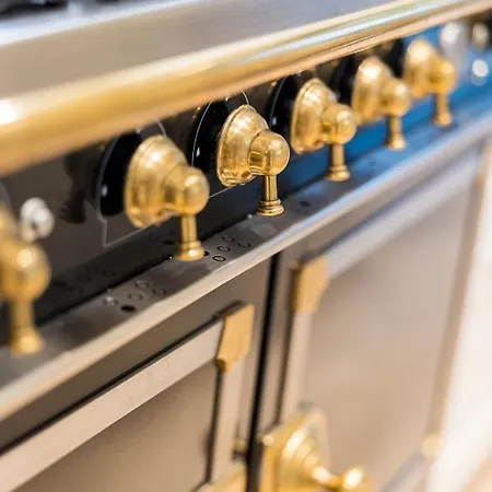 Luxury 3 Bedrooms Townhouse In Perfect Location 아파트