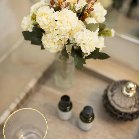 Luxury 3 Bedrooms Townhouse In Perfect Location