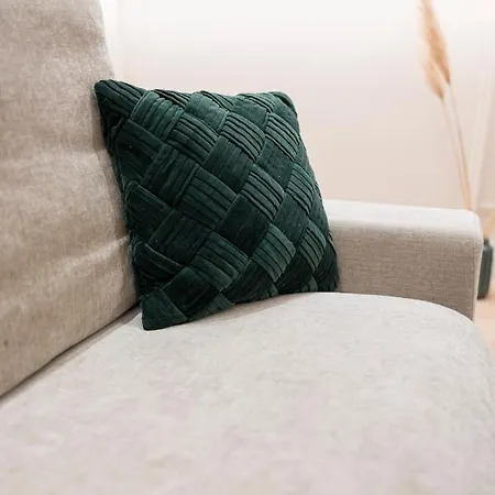 Luxury 3 Bedrooms Townhouse In Perfect Location