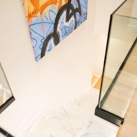 아파트 Luxury 3 Bedrooms Townhouse In Perfect Location