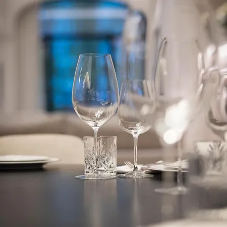 Luxury 3 Bedrooms Townhouse In Perfect Location 아파트 *