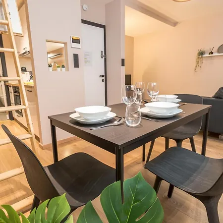 Golden Dove Luxury Aparts *