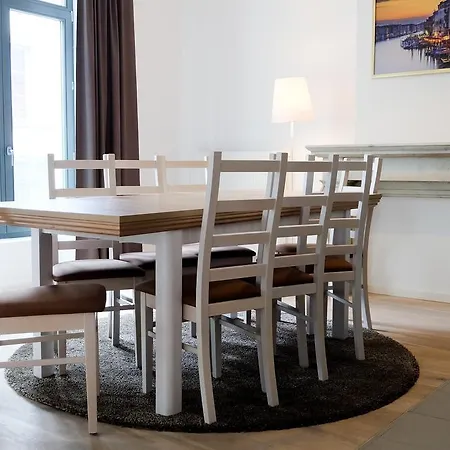 La Monnaie Apartment *