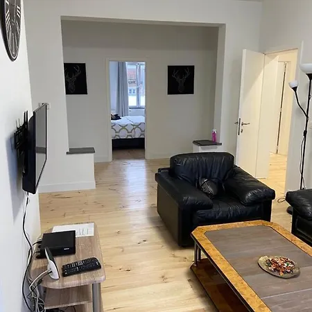 Modern Third Floor شقة بروكسل