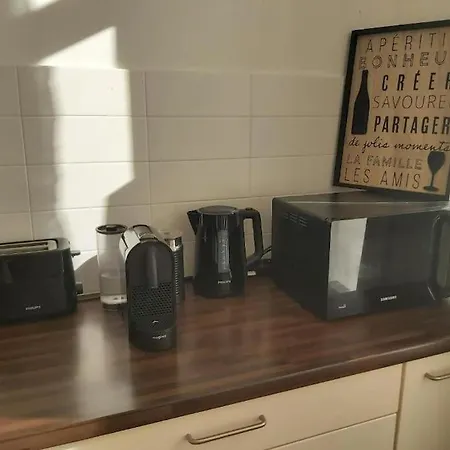 Bel Proche De Gare Du Midi, A Cote Du Centre Lägenhet