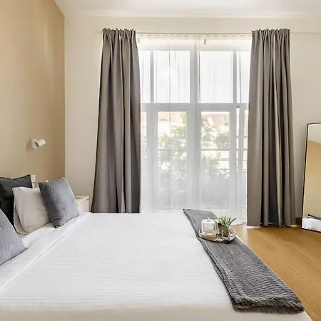 Lägenhet Bel Proche De Gare Du Midi, A Cote Du Centre