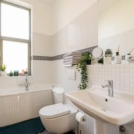 Bel Proche De Gare Du Midi, A Cote Du Centre * Bryssel