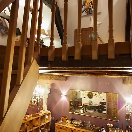 My House In Daire Brüksel