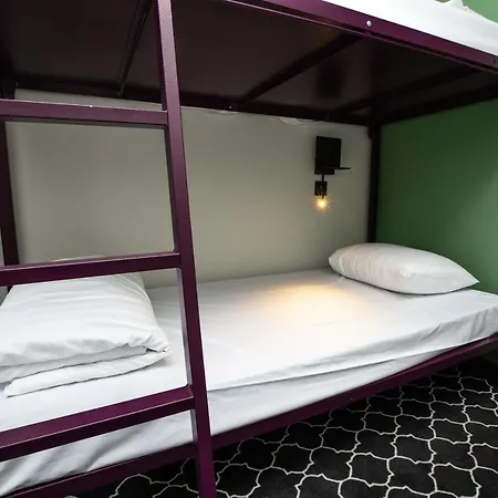 Safestay Grand Place 3*