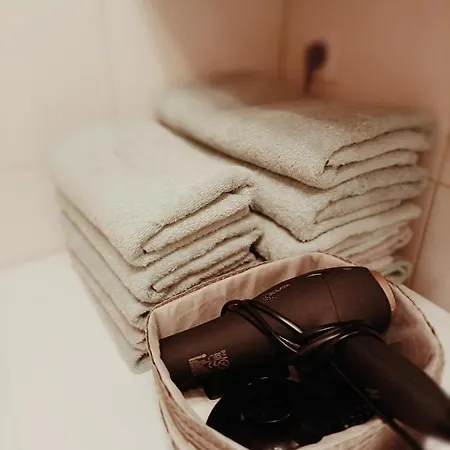 Cozy 2 Bedroom - Metro Montgomery