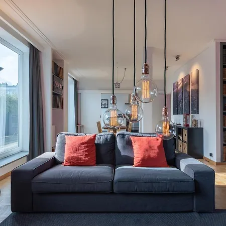Woods Terrace Apartment *