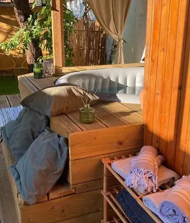 Superbe Avec Jardin, Sauna Et Jacuzzi