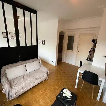 Ixelles - Avenue Louise/place Stephanie Apartment *