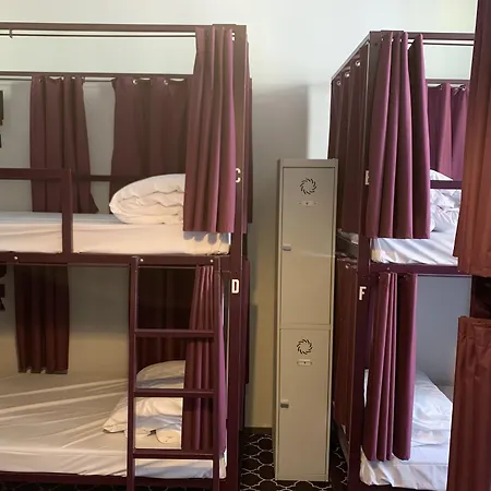 Safestay Grand Place Hotell 3*