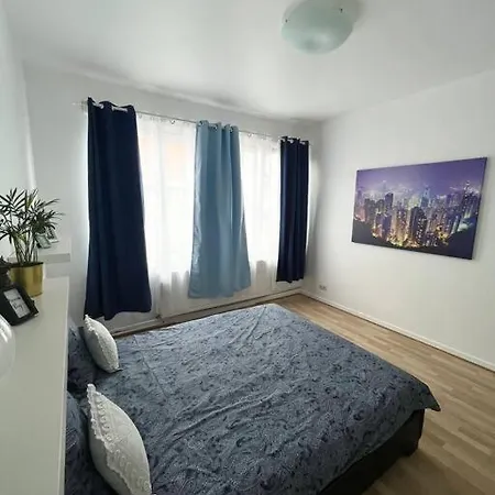 Stylish Two Bedroom Flat Bruxelles