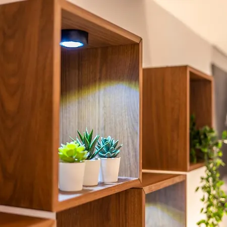 Apartment Sensational In Fantastic Location *