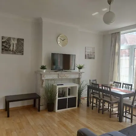 Charming 1-bedroom Apartamento Bruxelas
