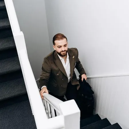 Atomihotel: Contemporary Comfort Steps From The Atomium! Brusel