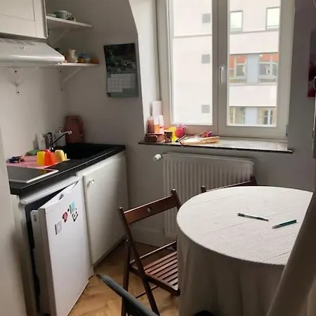 In Maison De Metre In Etterbeek Appartamento