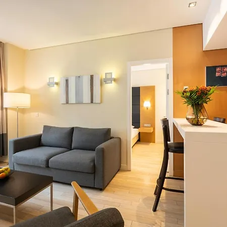 B-aparthotel Grand Place Aparthotel 4*
