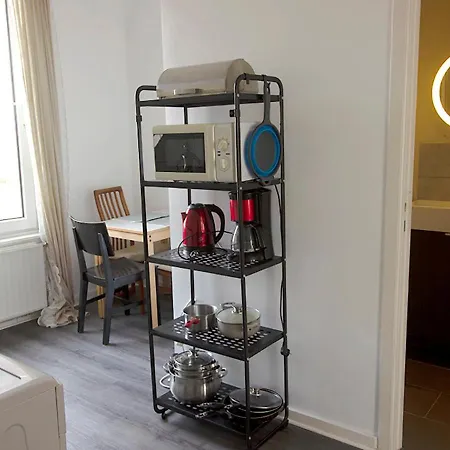 Handy Close To Zaventem Airport