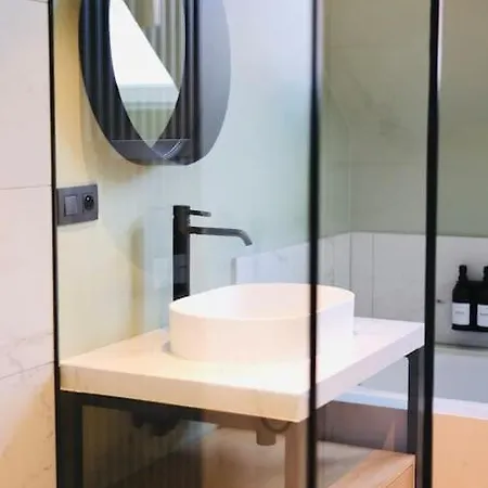 Апартаменты Luxury 200sqm / Hot Tub / Sauna *