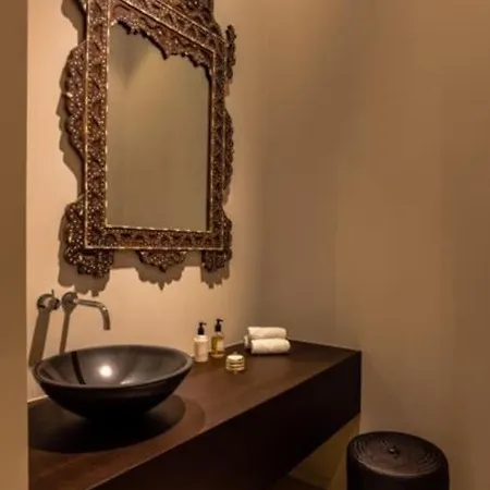 1000m2 With Indoor Pool *