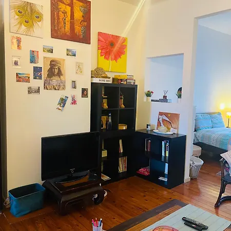 Quiet And Colorfull Flat In The Center Of Appartement *
