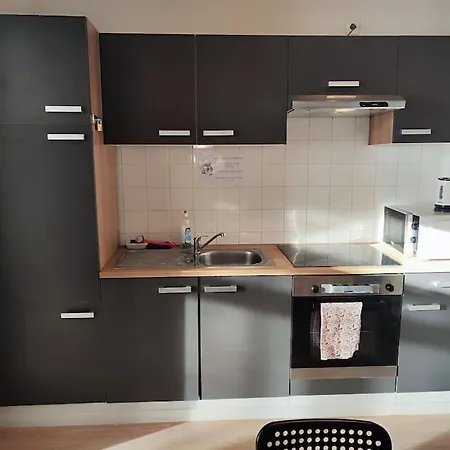 Apartamento Studio Entier Avec Balcon - Tour Et Taxis